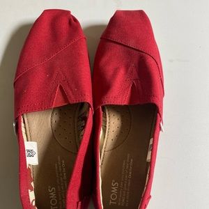 Womens size 9, red TOMS.